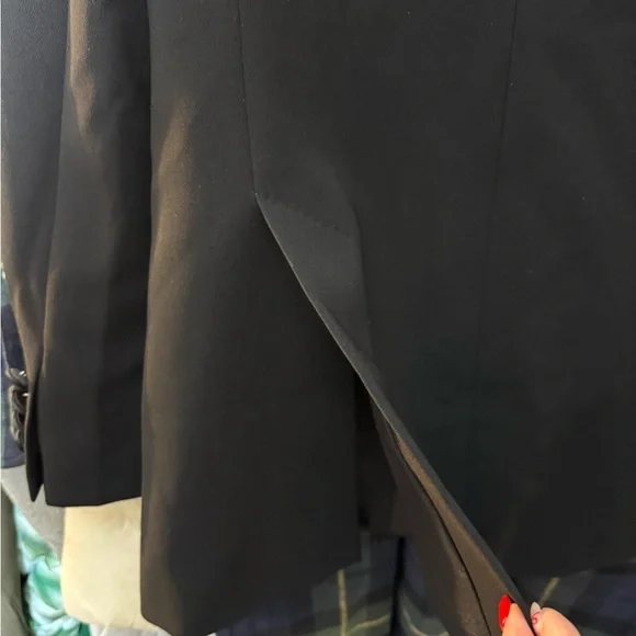 MaxMara Elegant Black Double-Breasted Blazer - Picture 8 of 11